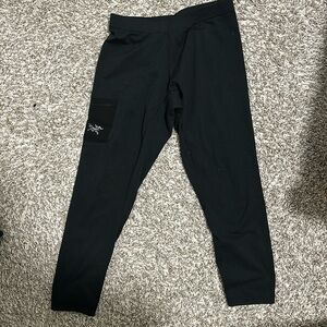 Arc’teryx Women Black Legging Pants Strech Leg Pocket Sz Med 8/10